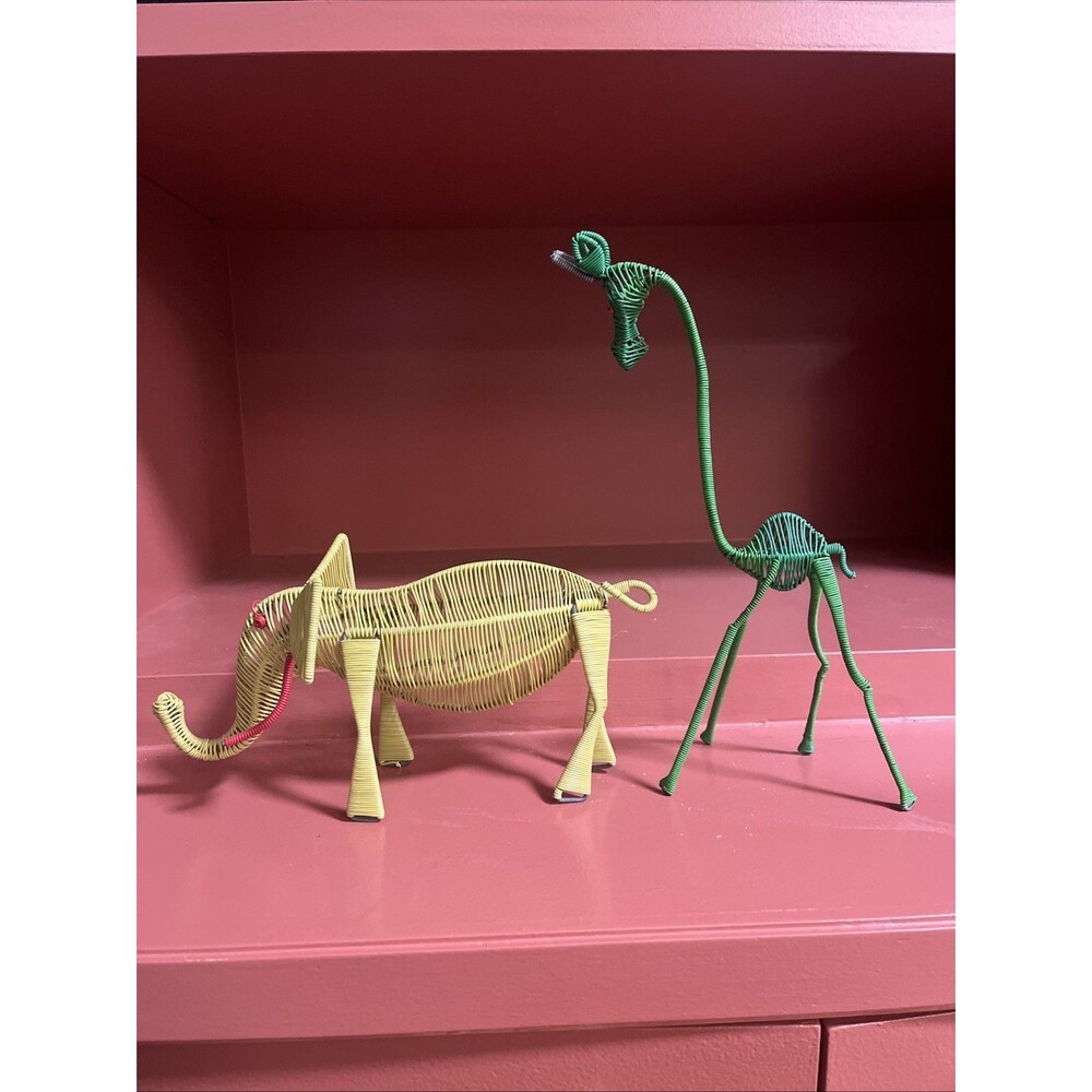 Giraffe & Elephant Made Of Green Wire And Metal Safari Gift Home Kid’s Room